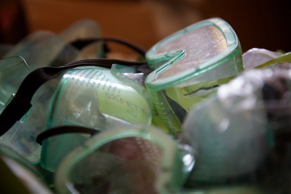 Safety Goggles and Work Gloves Kit